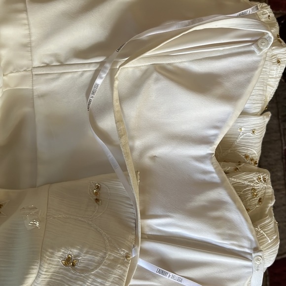 NWT- Laundry by Shelli Segal- White dress with gold sequins. Make me a offer. - Picture 10 of 10